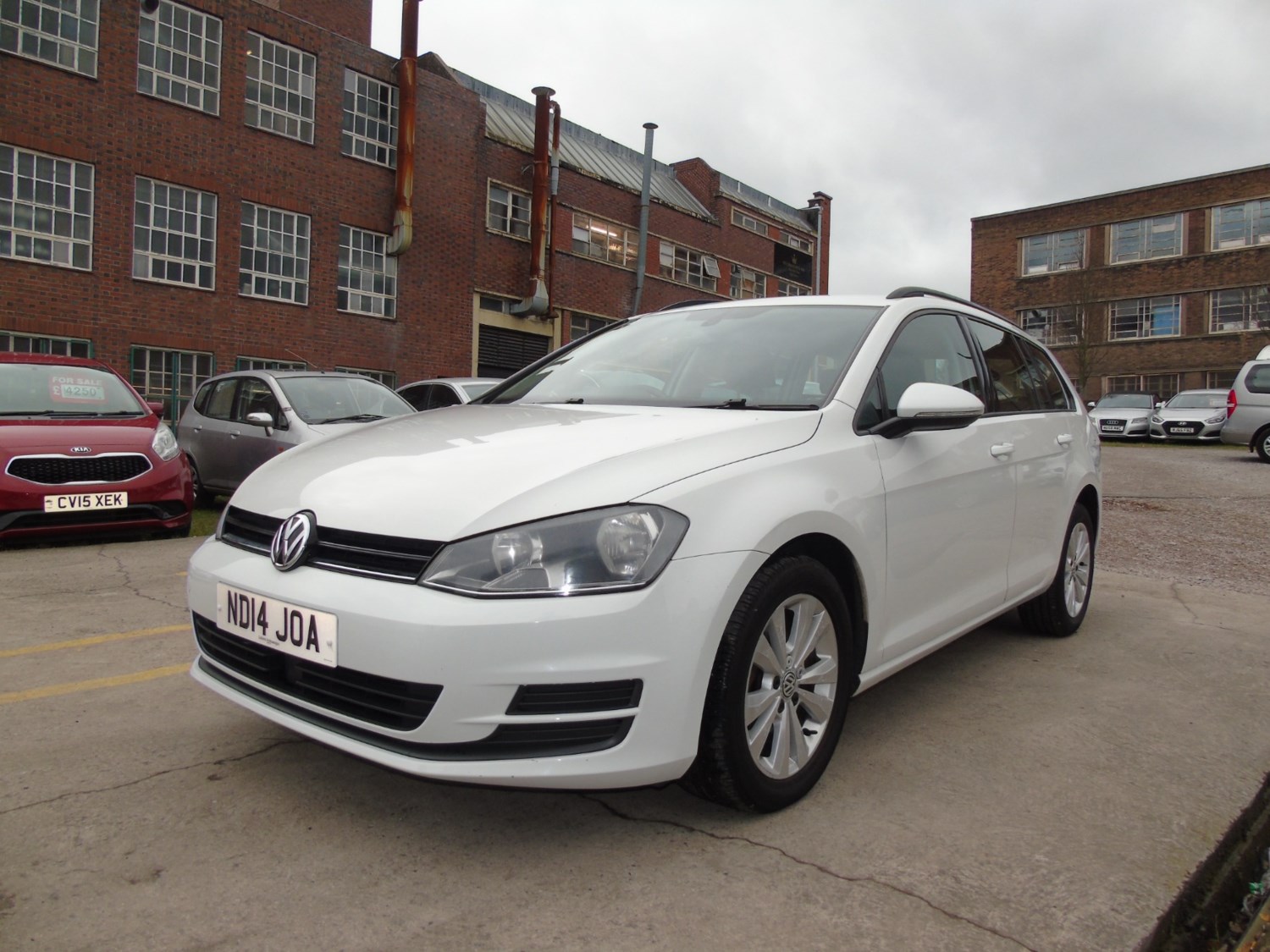 Volkswagen Golf Listing Image