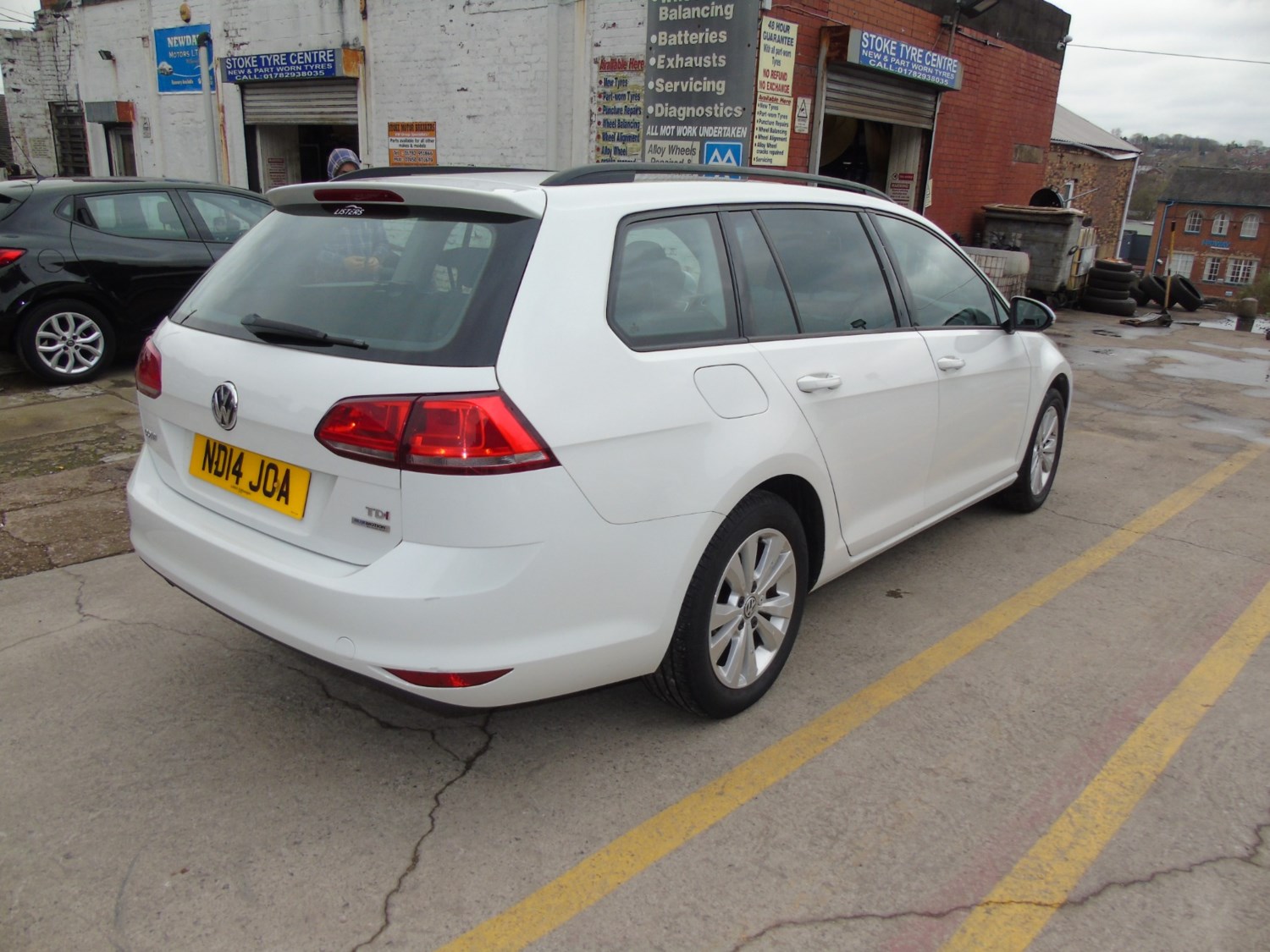 Volkswagen Golf Listing Image