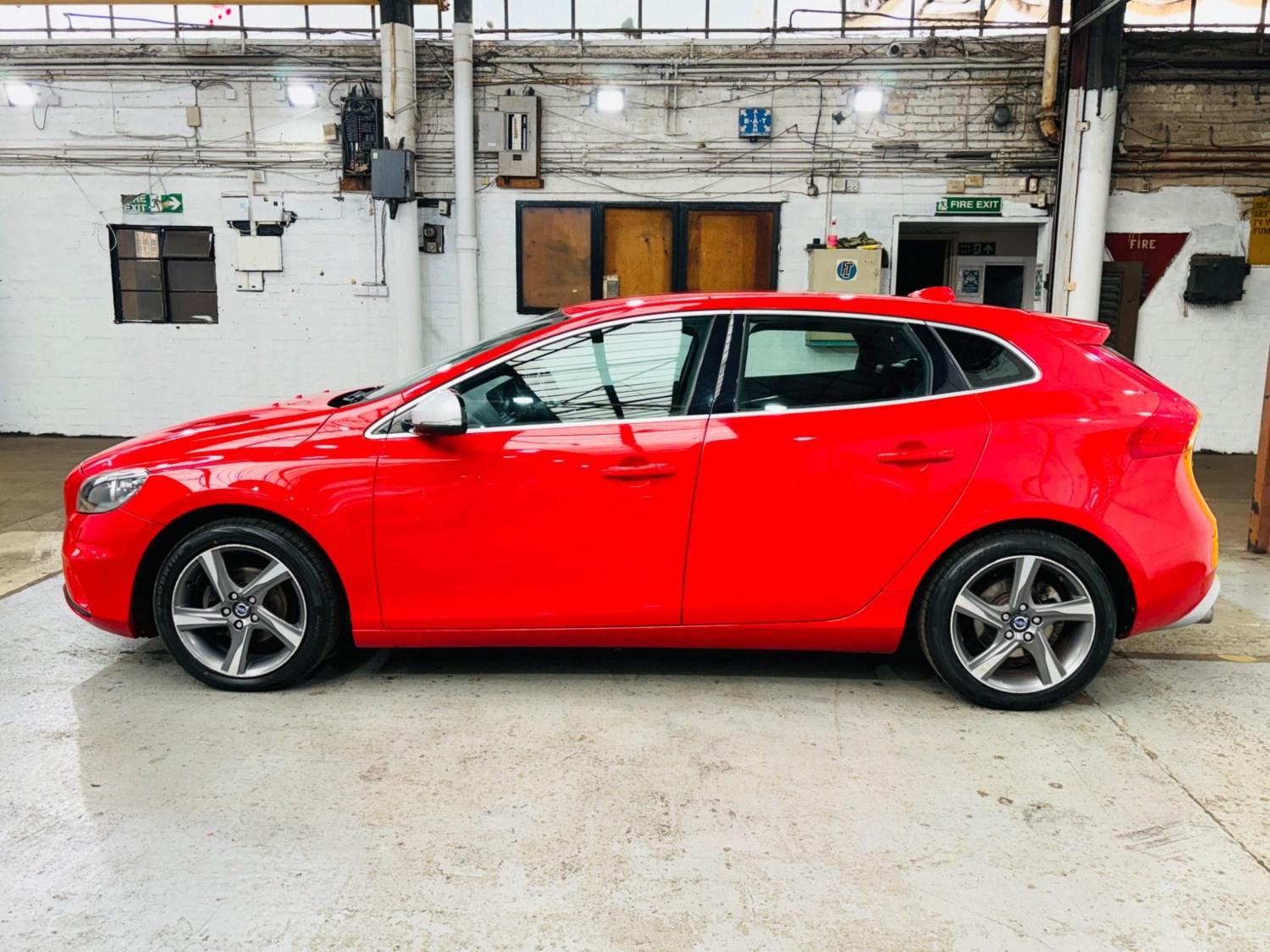 Volvo V40 Listing Image