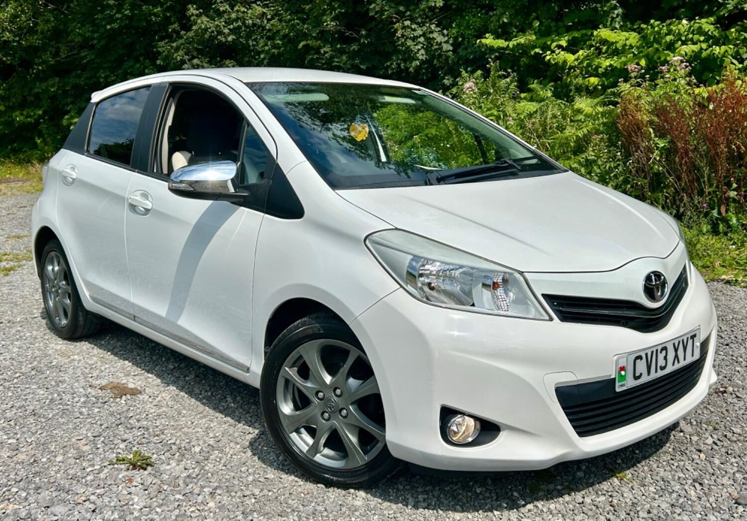 Toyota Yaris Listing Image