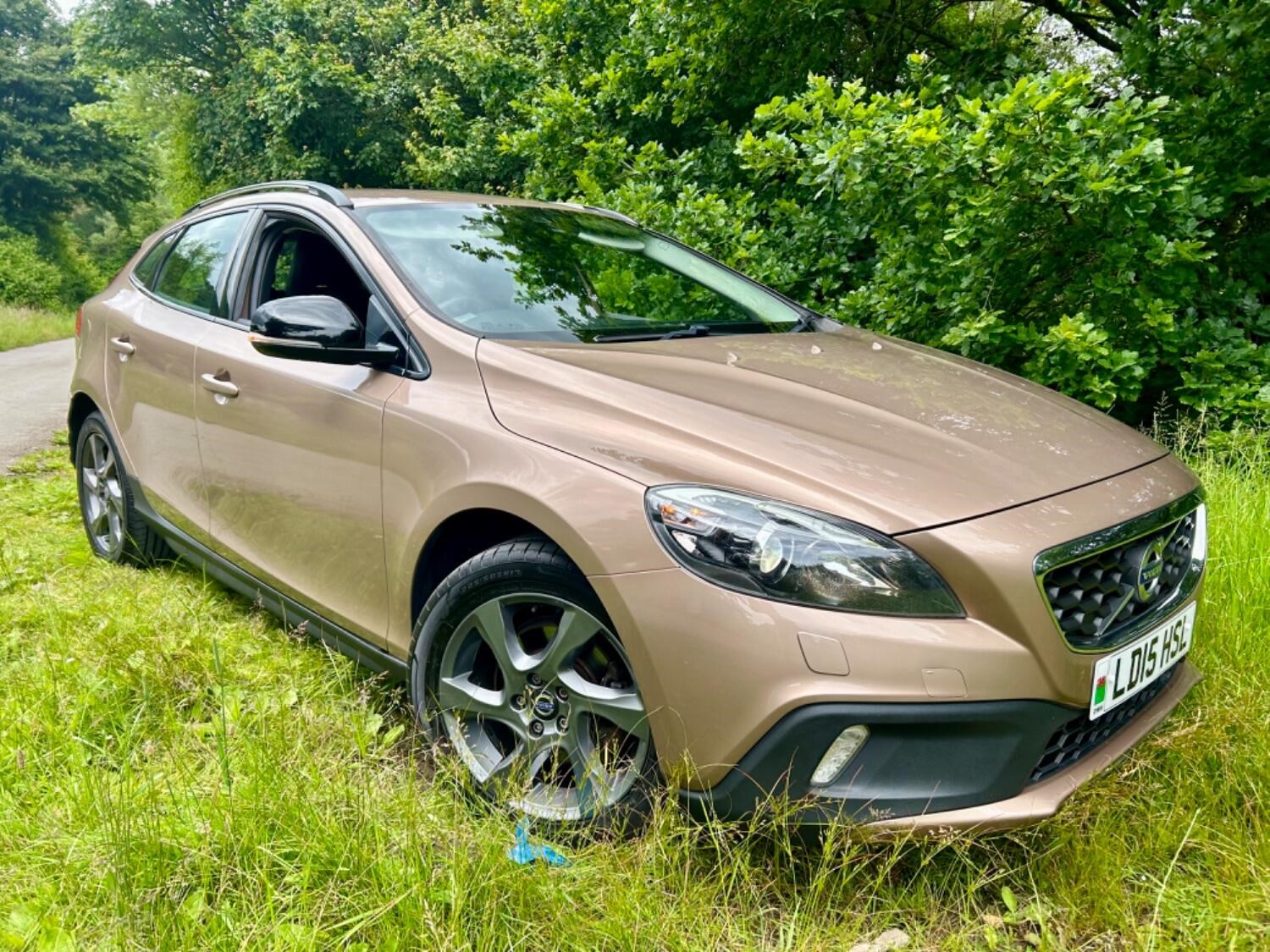 Volvo V40 Cross Country Listing Image