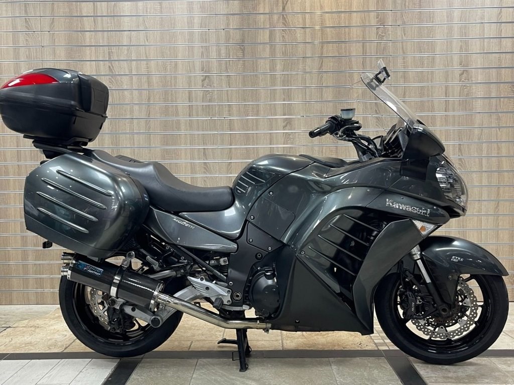 Kawasaki GTR Listing Image