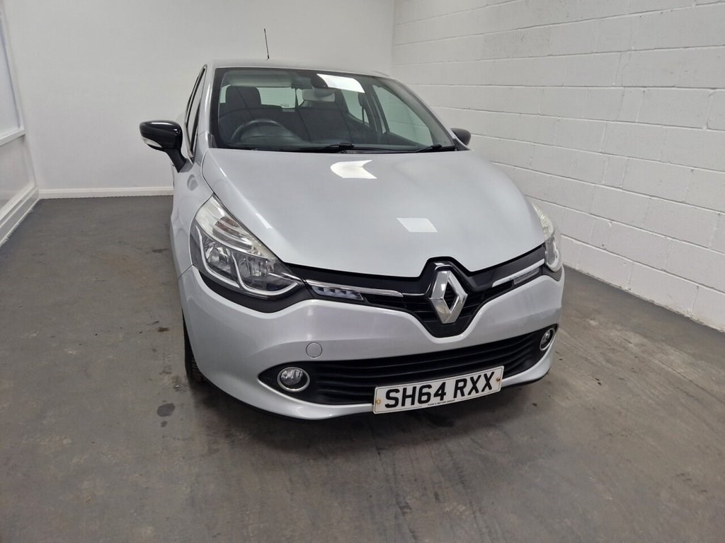 Renault Clio Listing Image