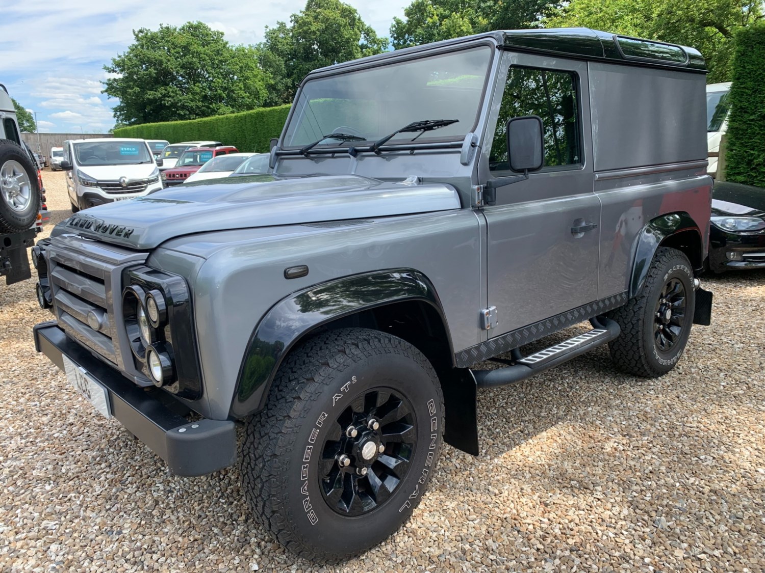 Land Rover Defender Listing Image