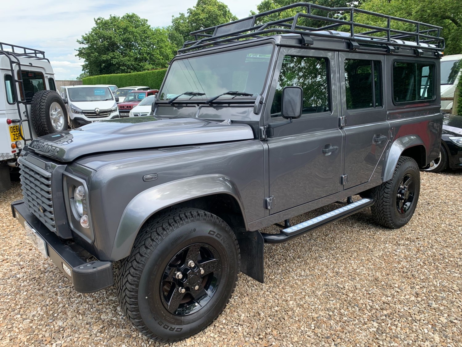 Land Rover Defender Listing Image