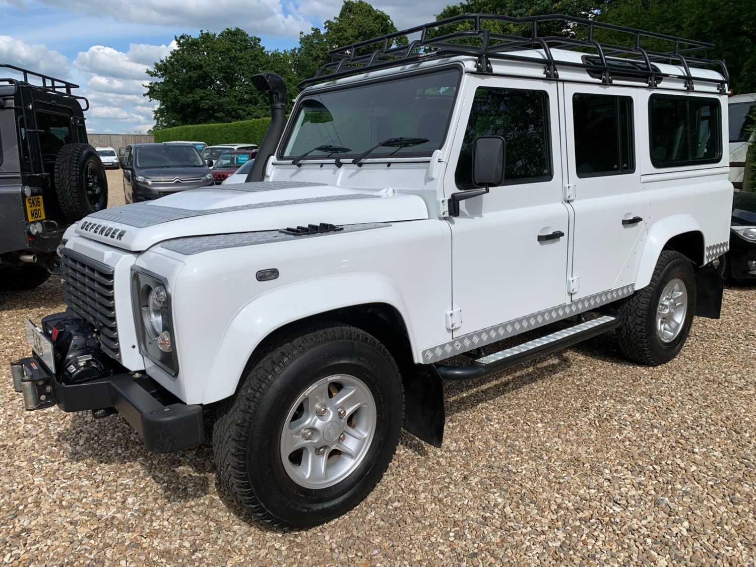 Land Rover Defender Listing Image