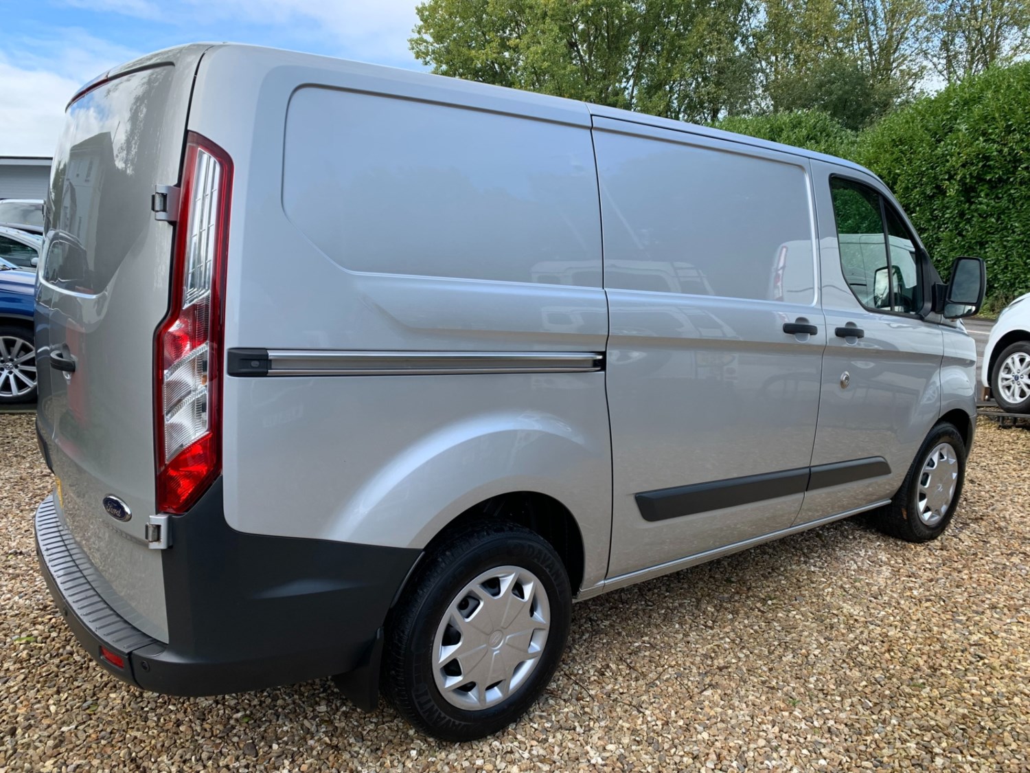 Ford Transit Custom Listing Image