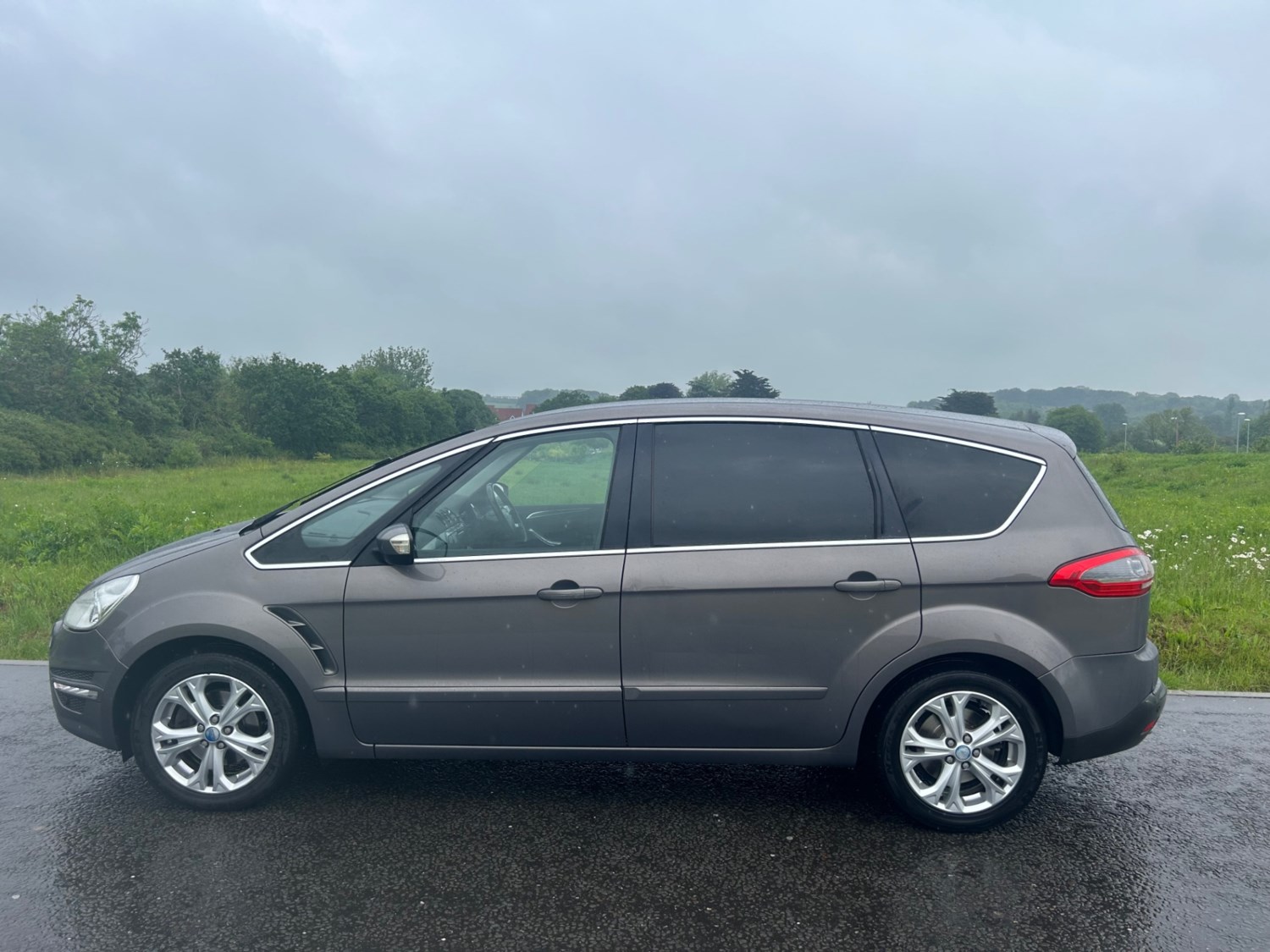 Ford S-Max Listing Image