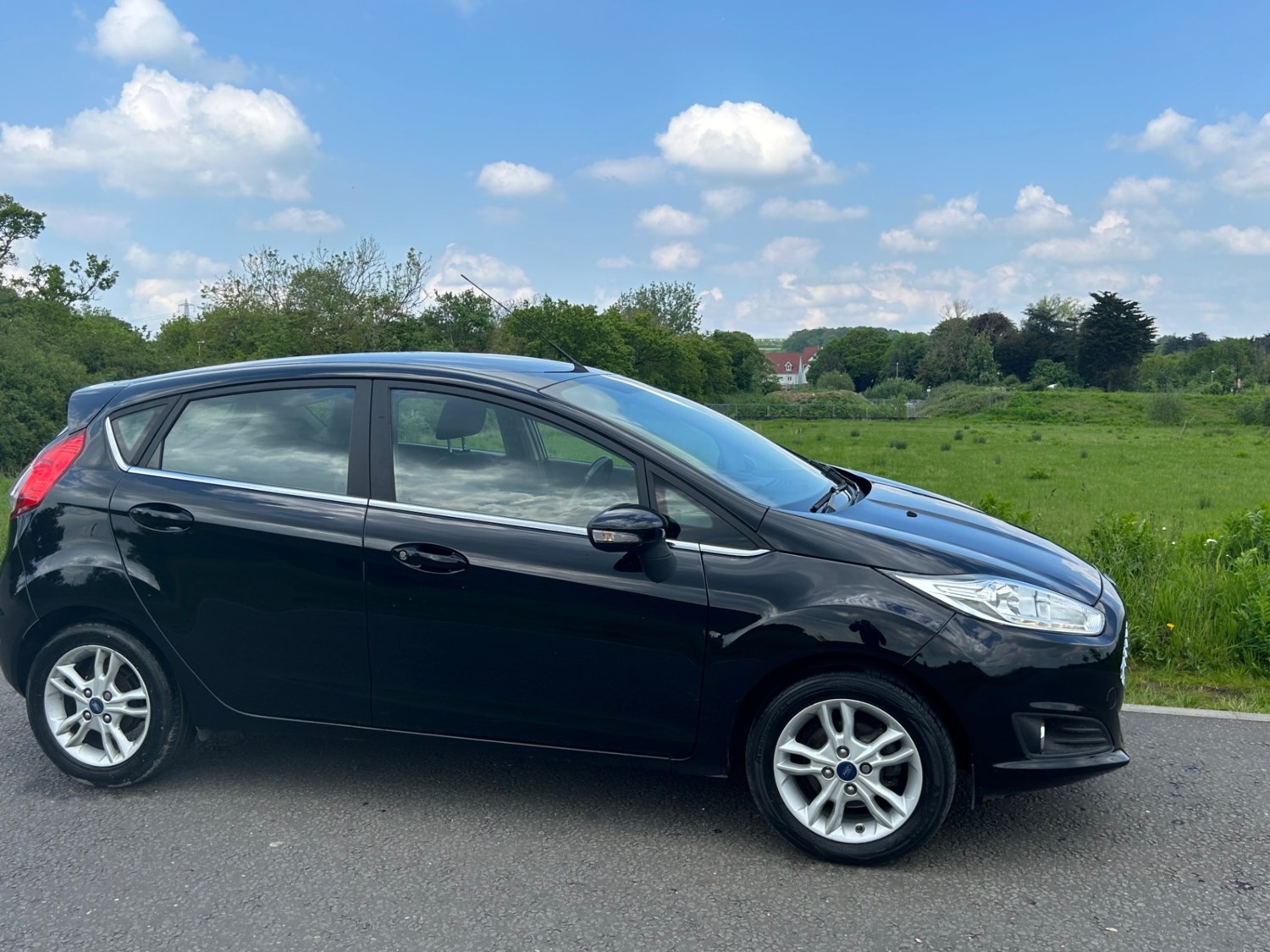 Ford Fiesta Listing Image