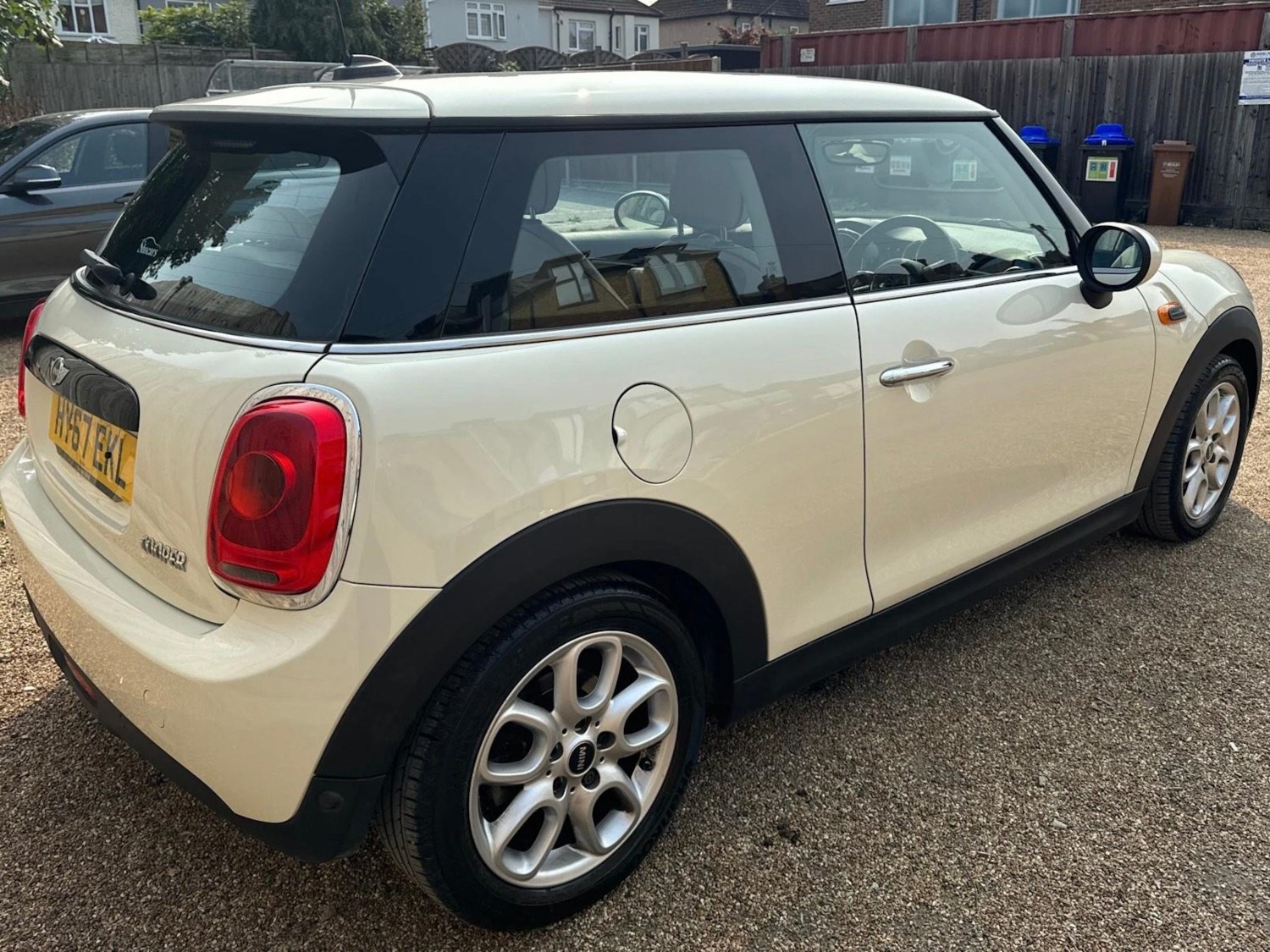 MINI Hatch Listing Image