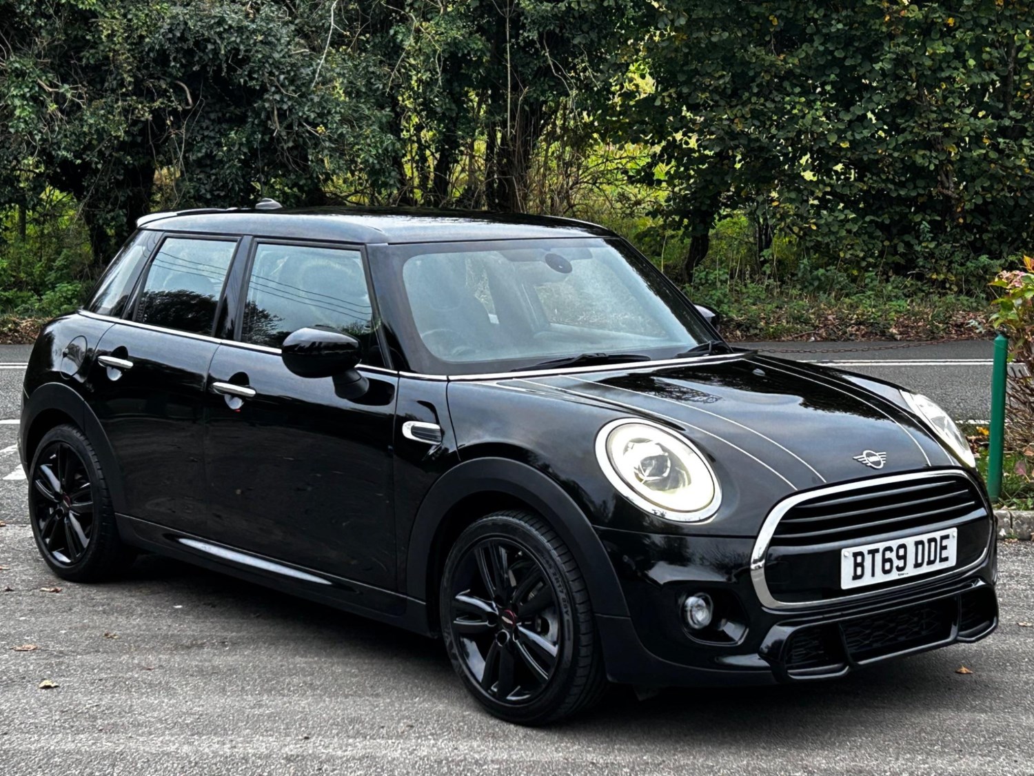 MINI Hatch Listing Image