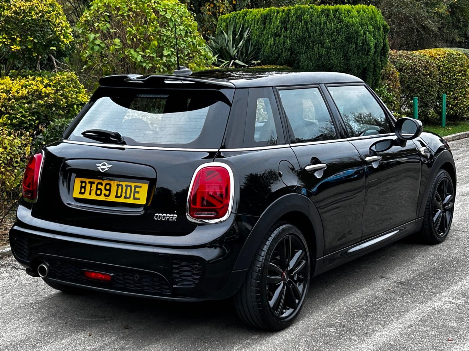 MINI Hatch Listing Image