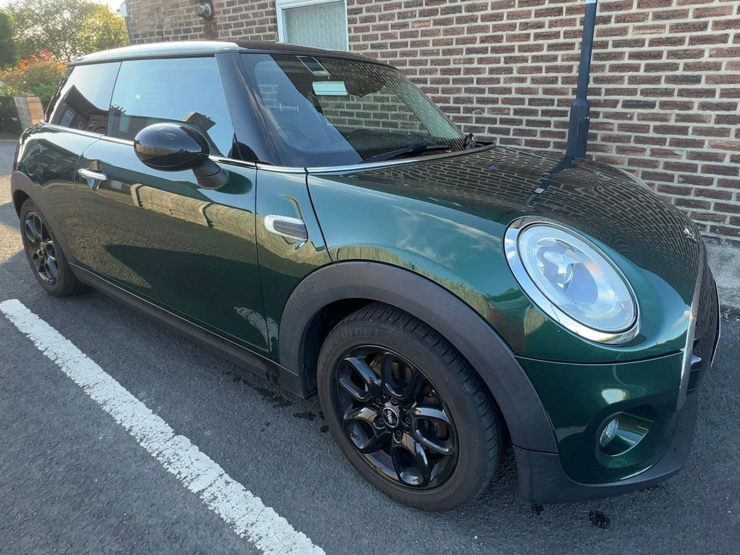 MINI Hatch Listing Image