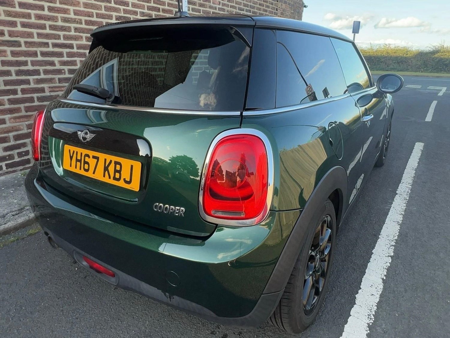 MINI Hatch Listing Image