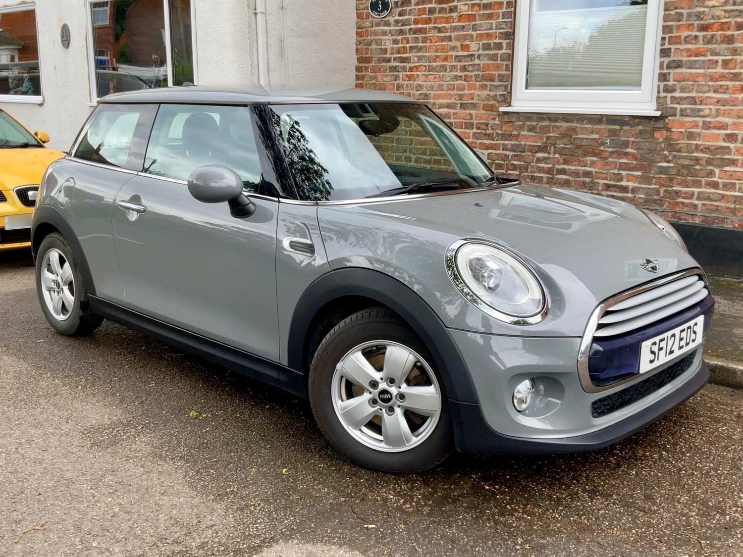 MINI Hatch Listing Image