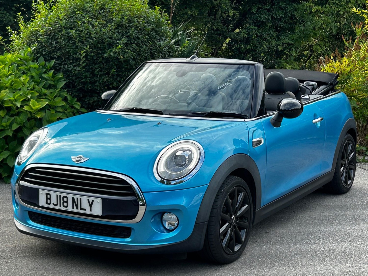 MINI Convertible Listing Image