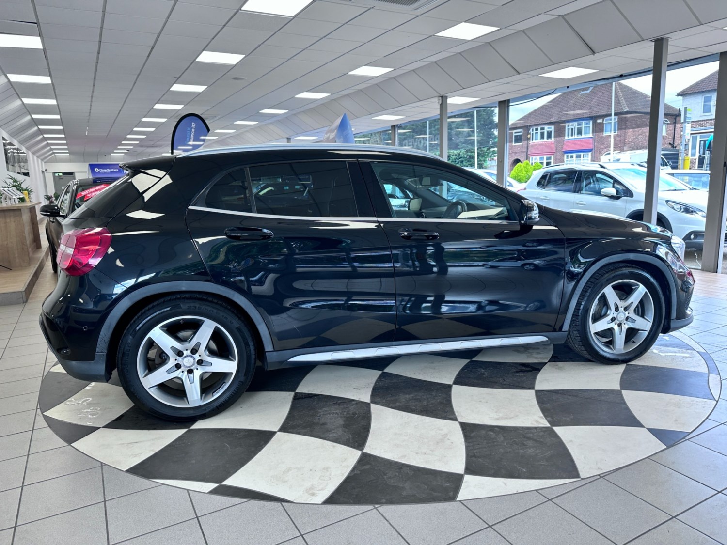 Mercedes-Benz GLA Listing Image