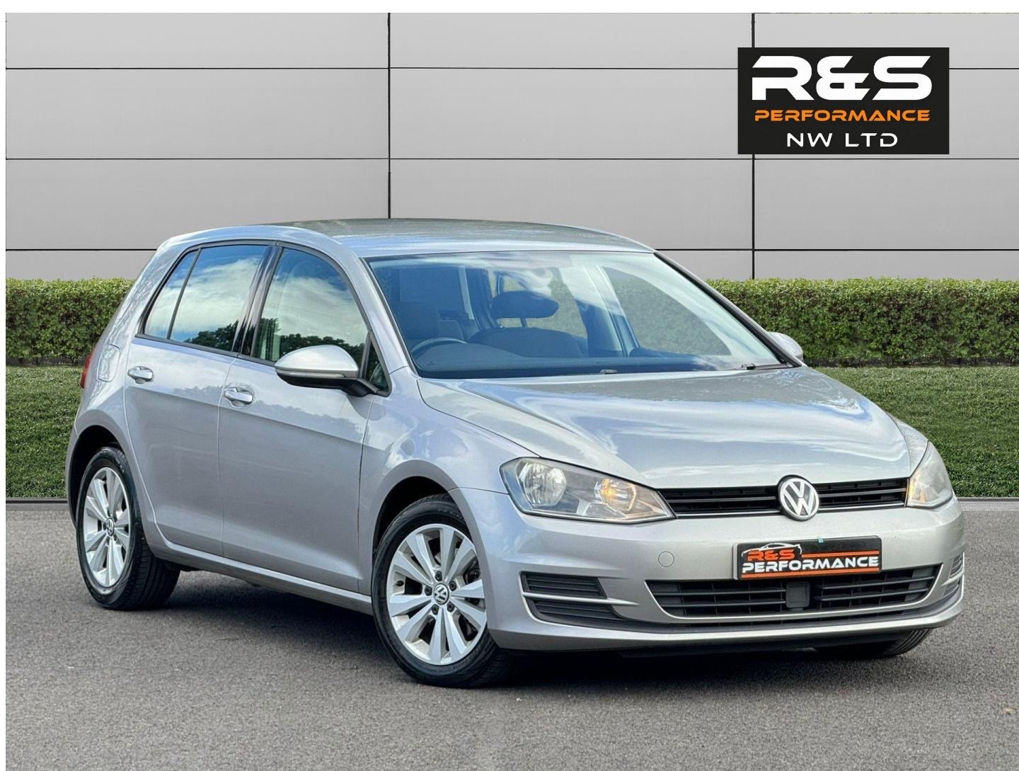 Volkswagen Golf Listing Image