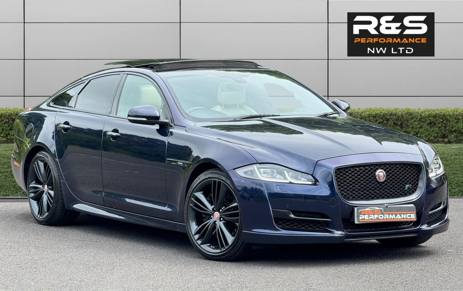 Jaguar XJ Listing Image