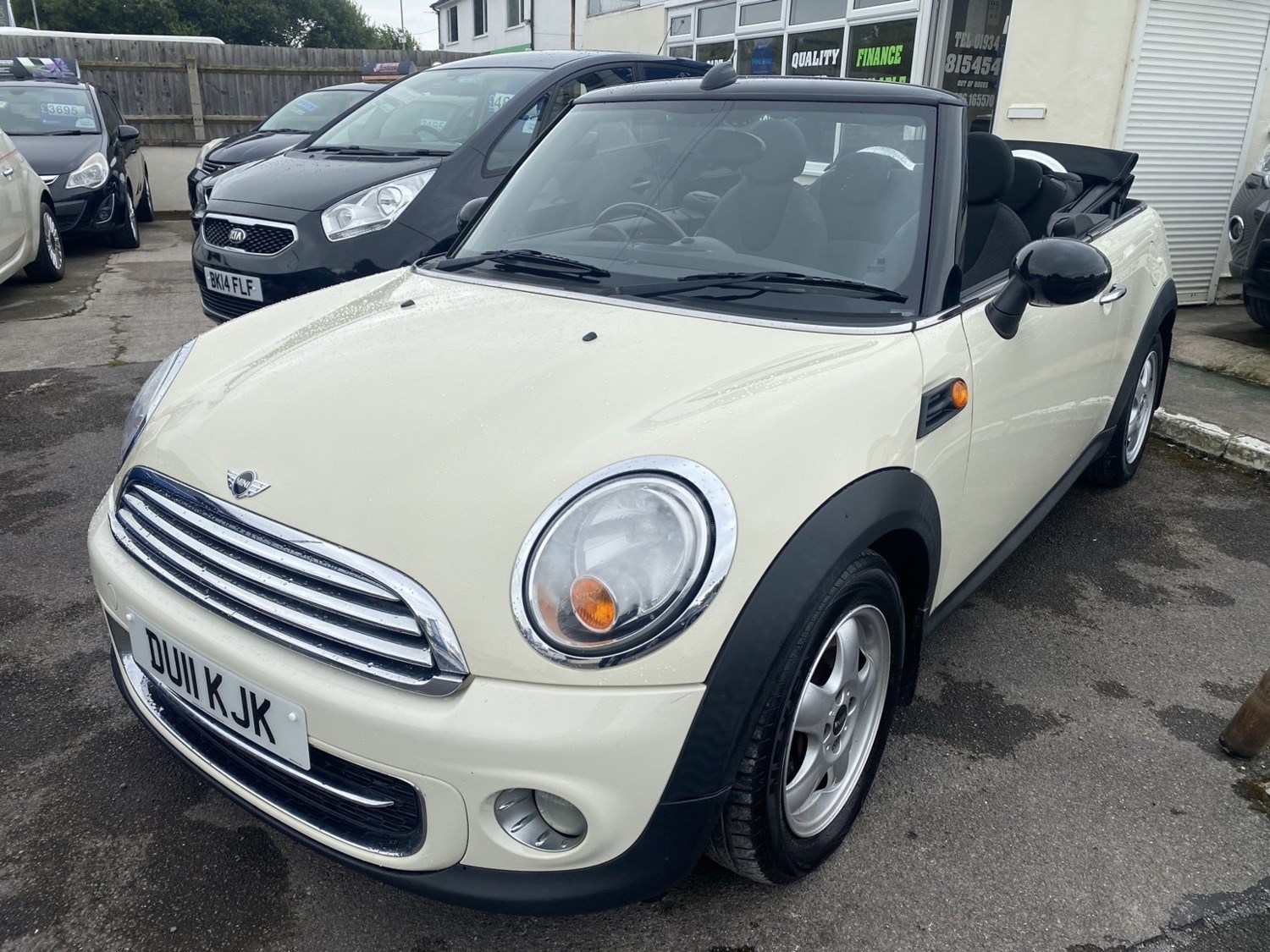 MINI Convertible Listing Image