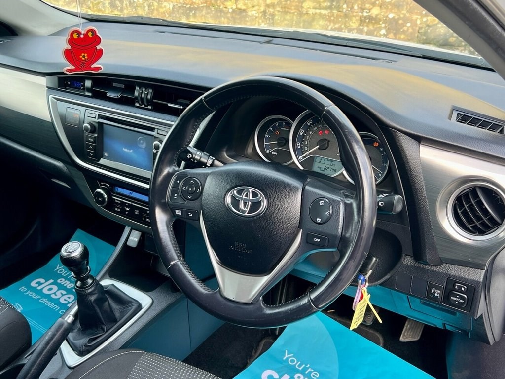 Toyota Auris Listing Image