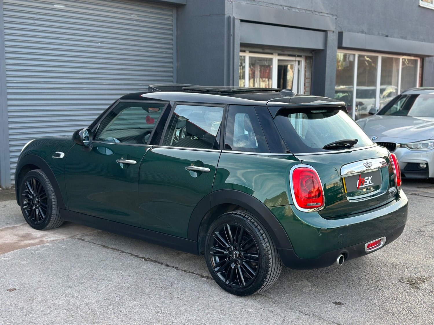 MINI Hatch Listing Image