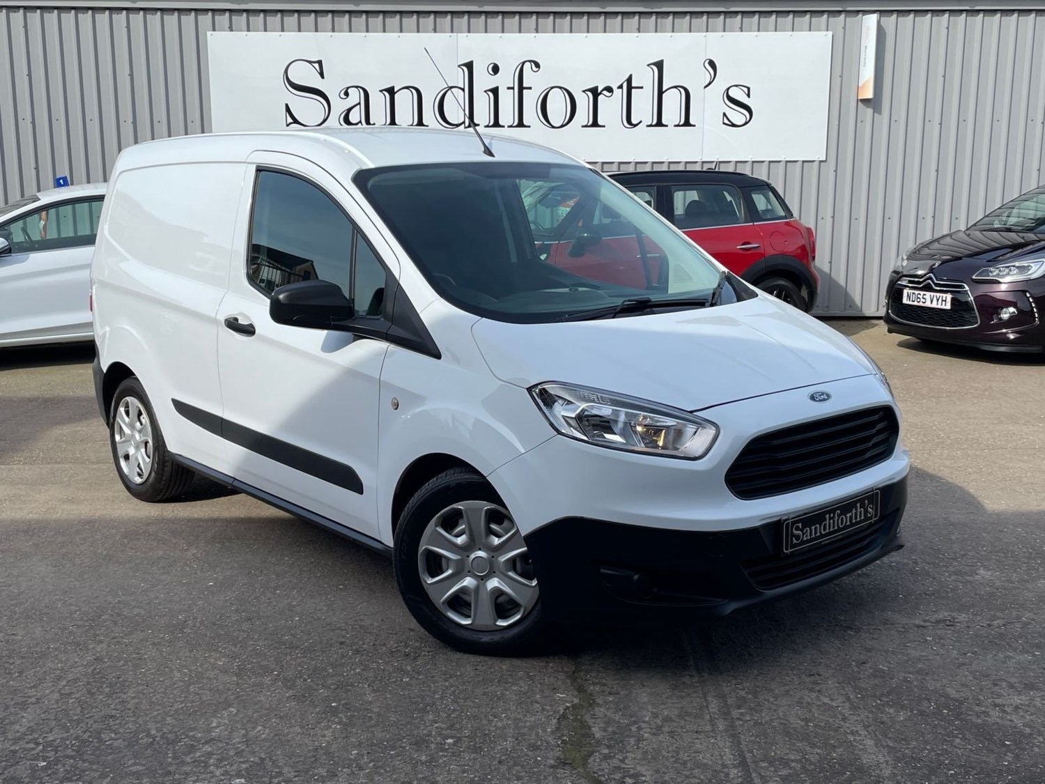 Ford Transit Courier Listing Image