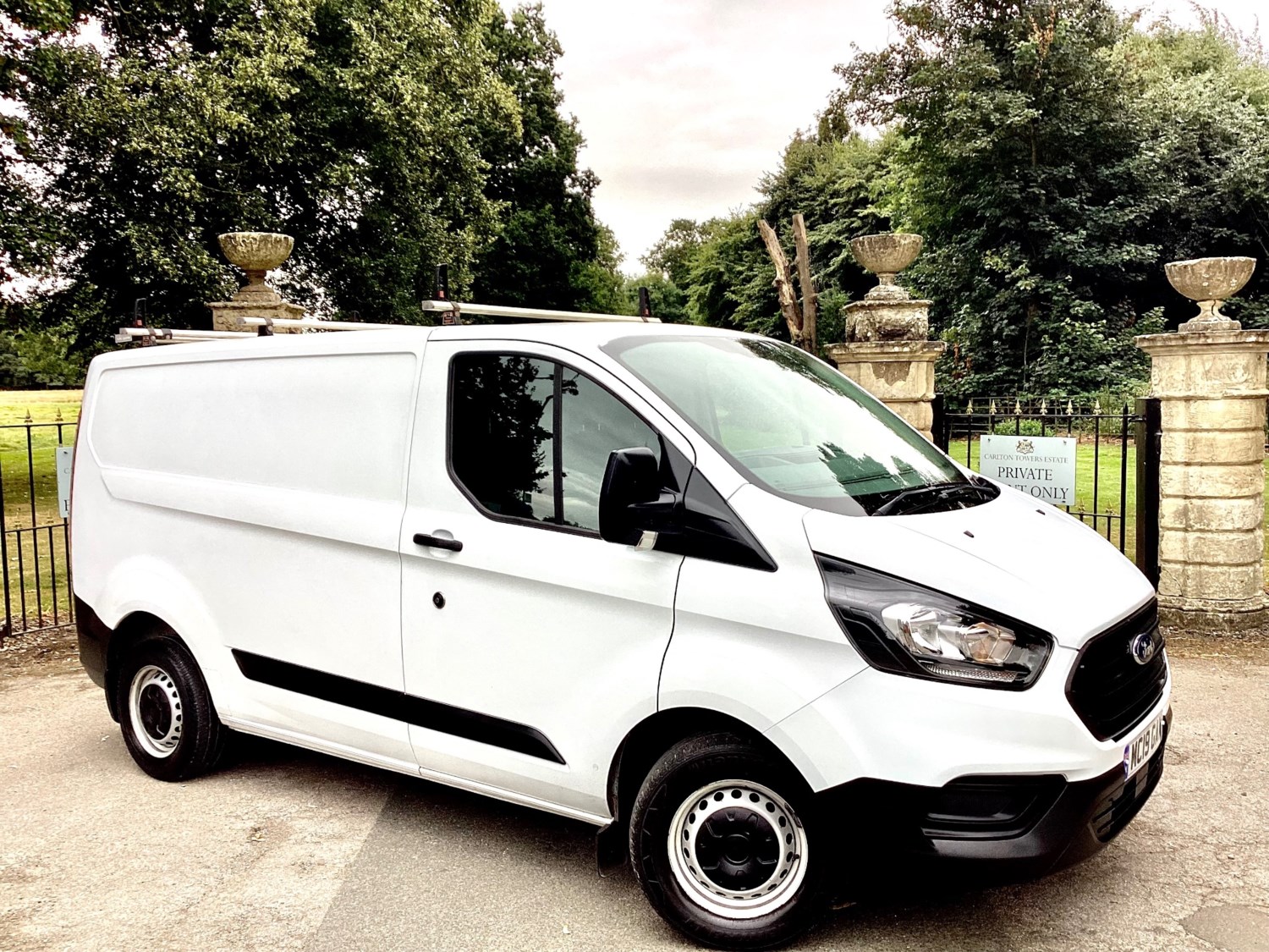 Ford Transit Custom Listing Image