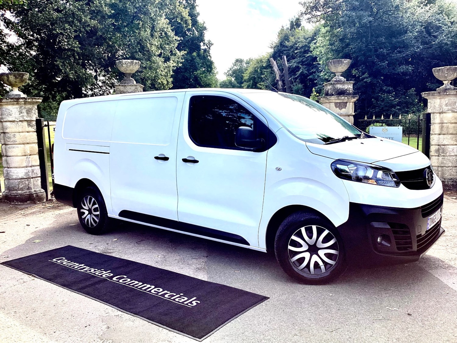 Vauxhall Vivaro Listing Image