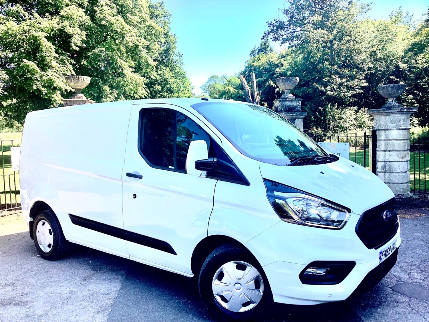 Ford Transit Custom Listing Image