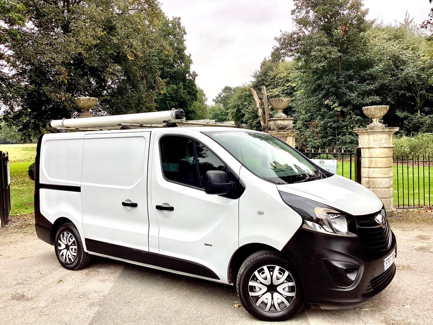 Vauxhall Vivaro Listing Image