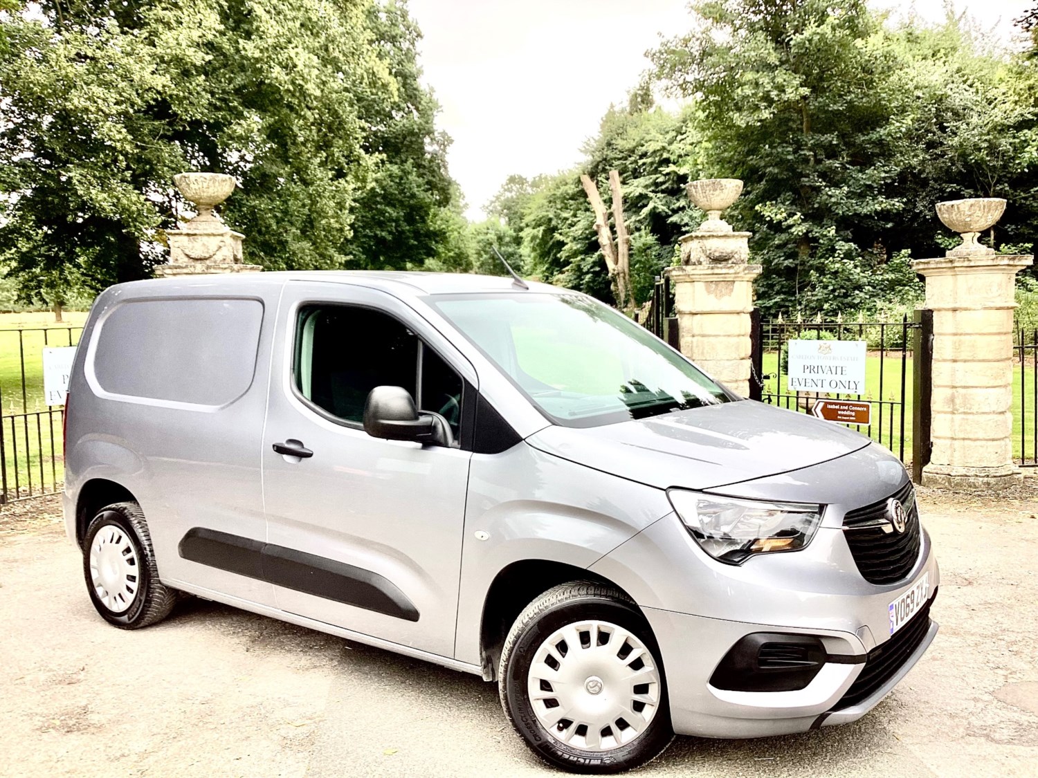 Vauxhall Combo Listing Image