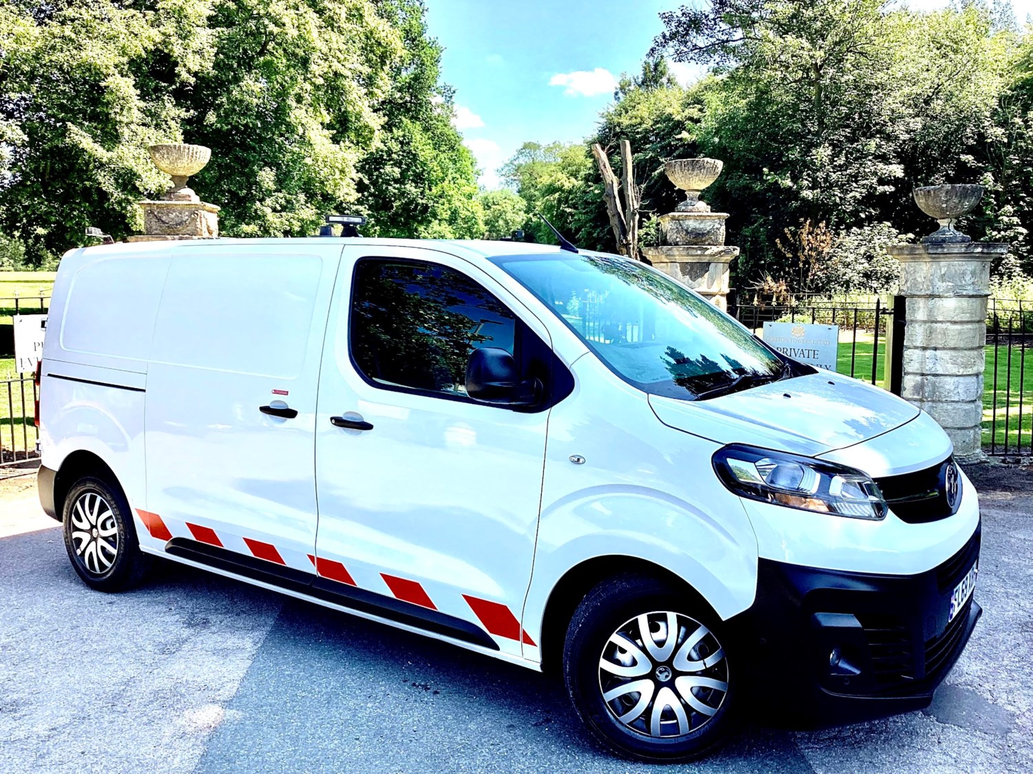 Vauxhall Vivaro Listing Image