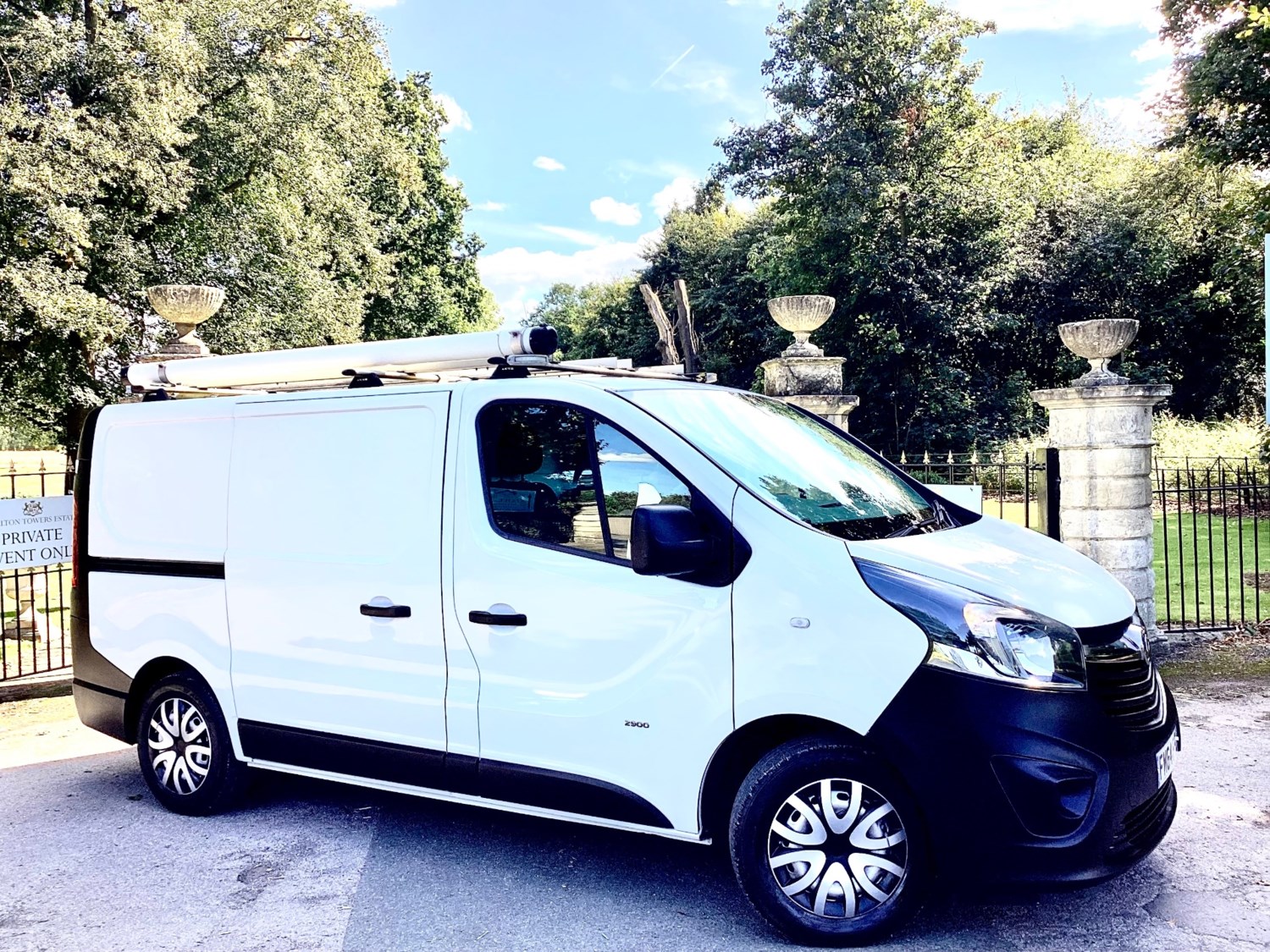 Vauxhall Vivaro Listing Image