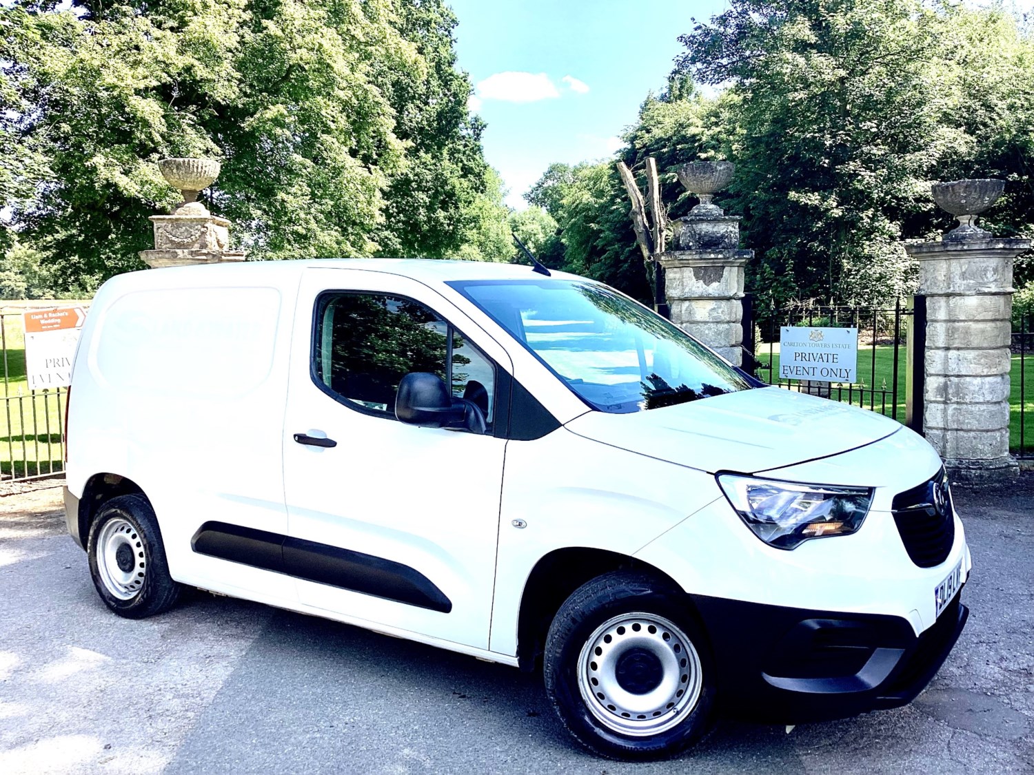 Vauxhall Combo Listing Image