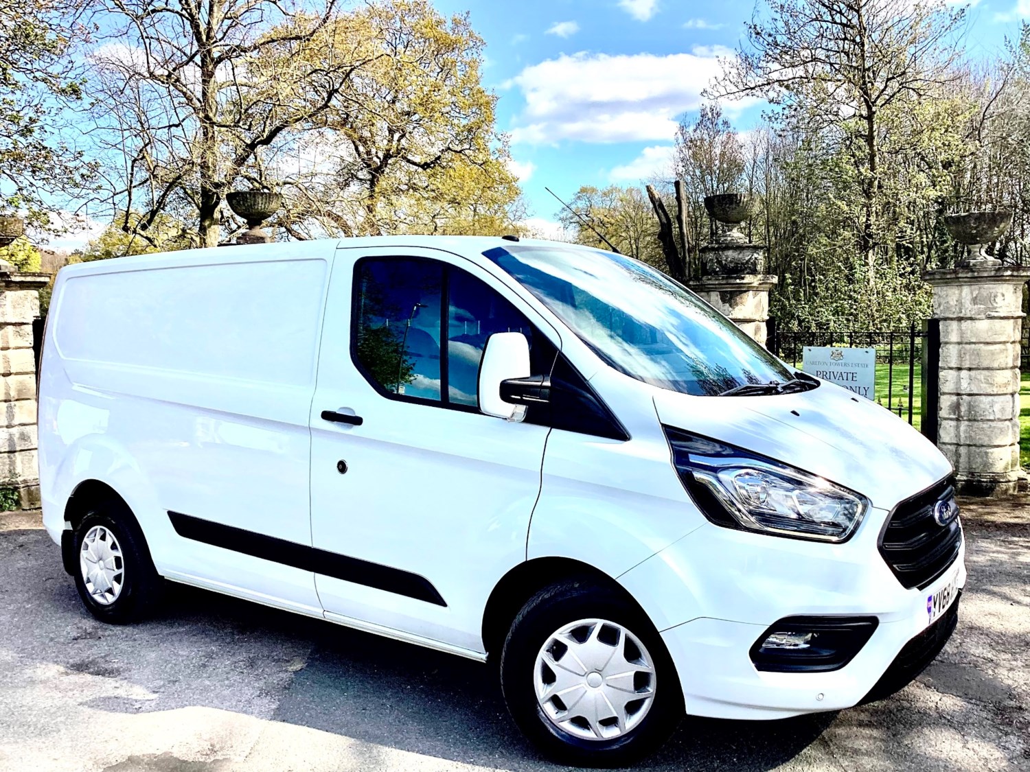 Ford Transit Custom Listing Image