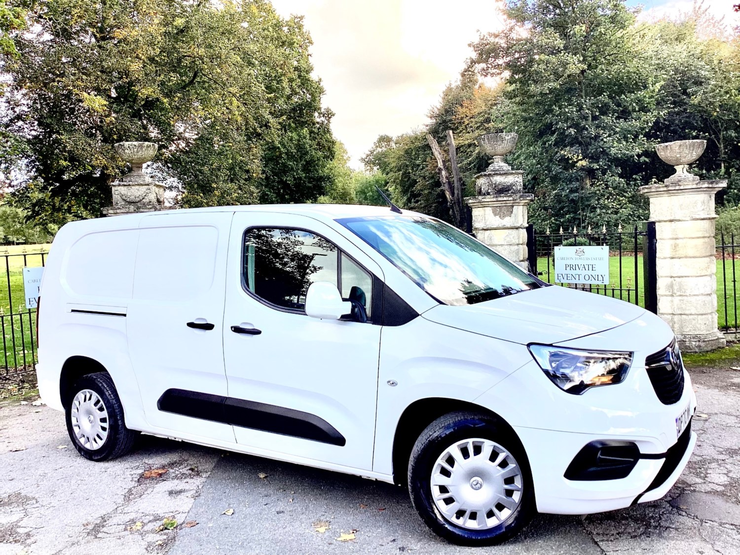 Vauxhall Combo Listing Image