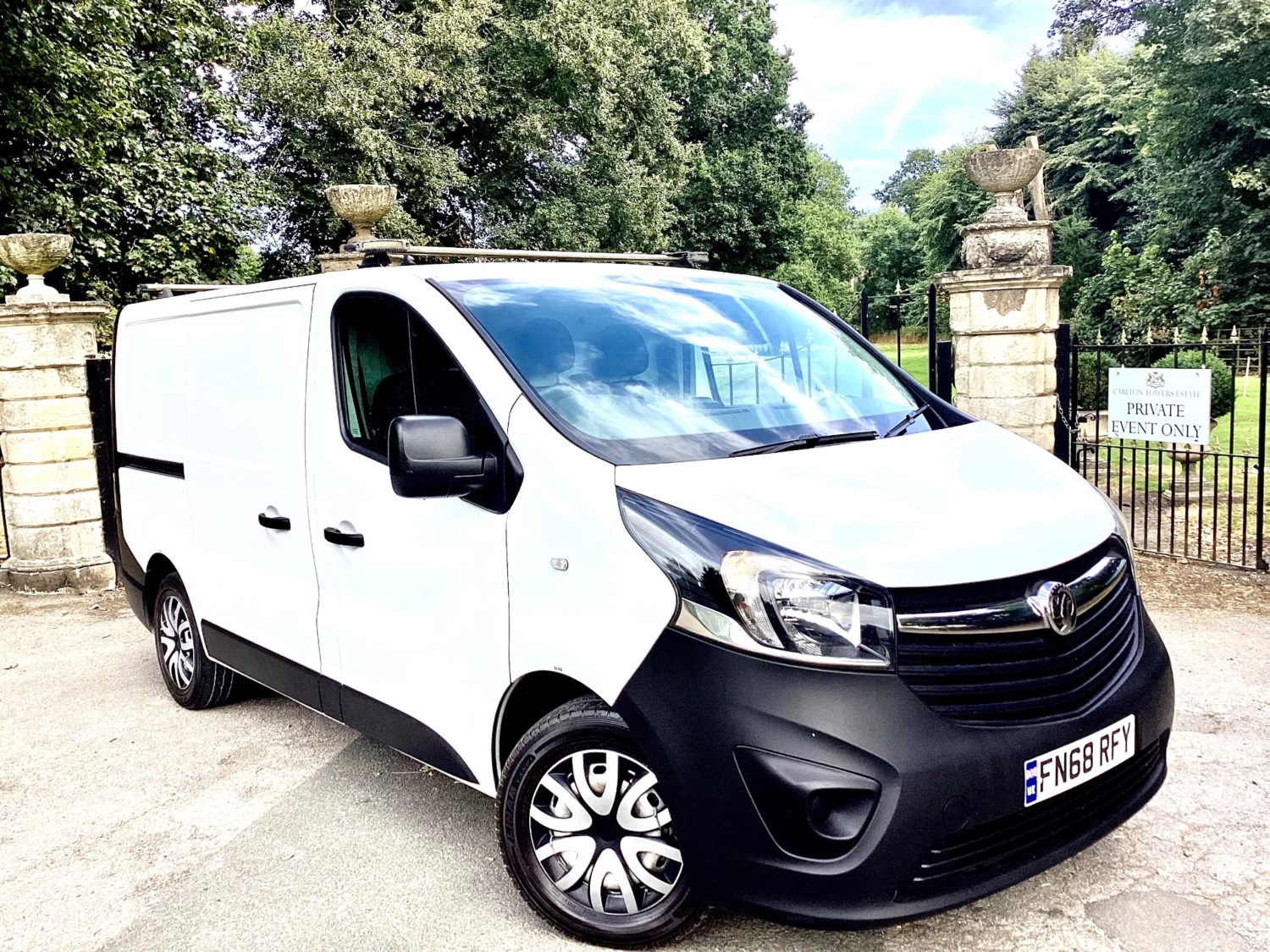 Vauxhall Vivaro Listing Image