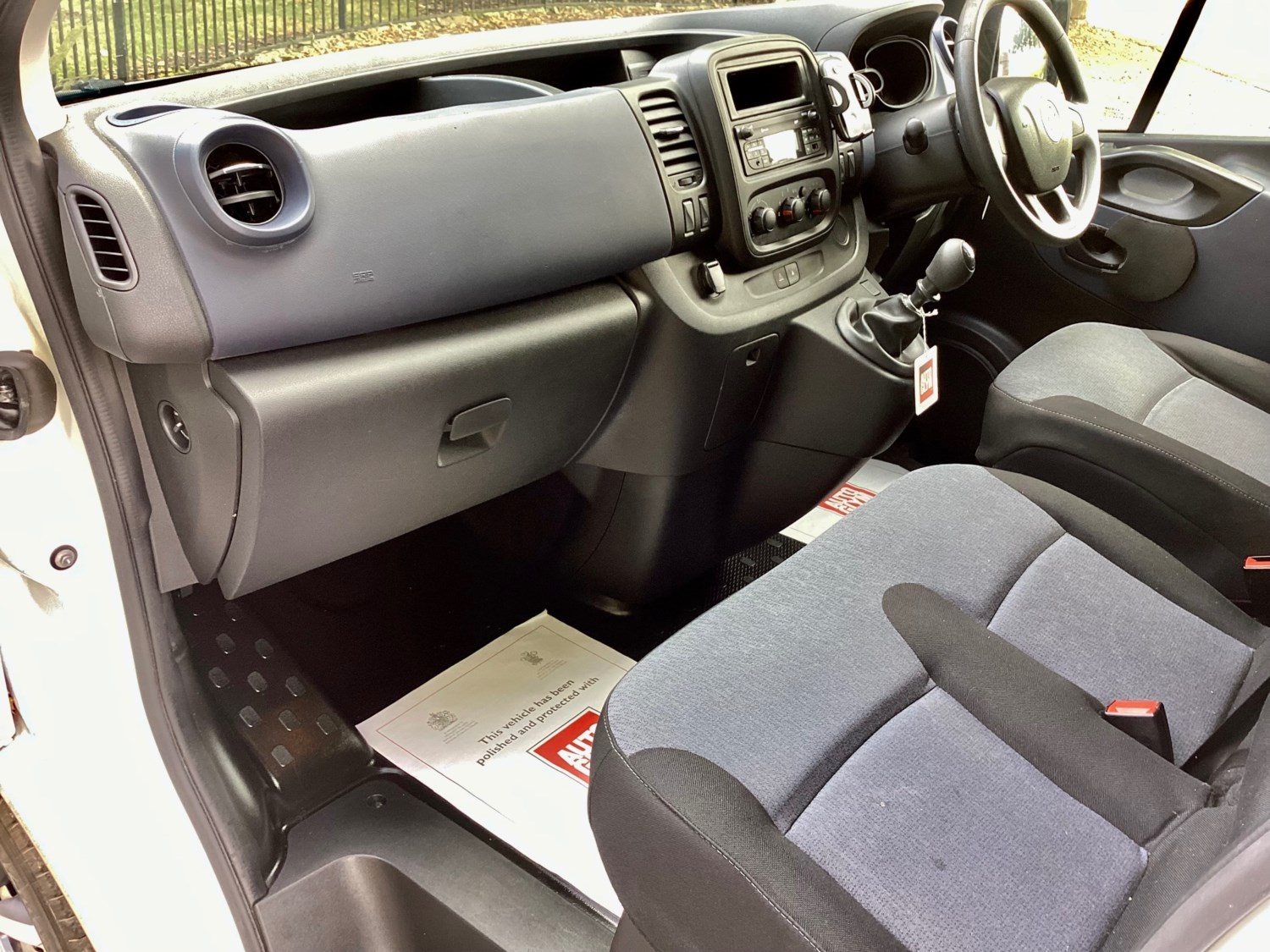 Vauxhall Vivaro Listing Image