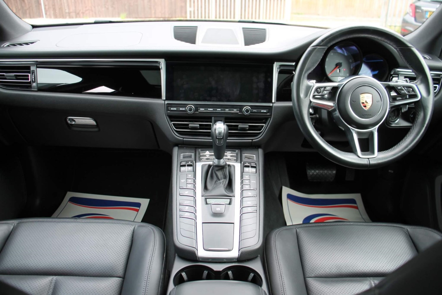 Porsche Macan Listing Image