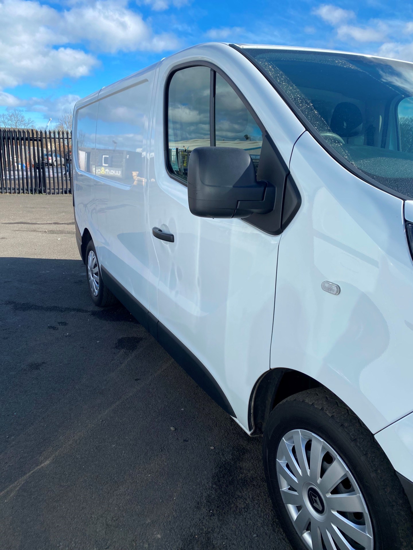 Renault Trafic Listing Image