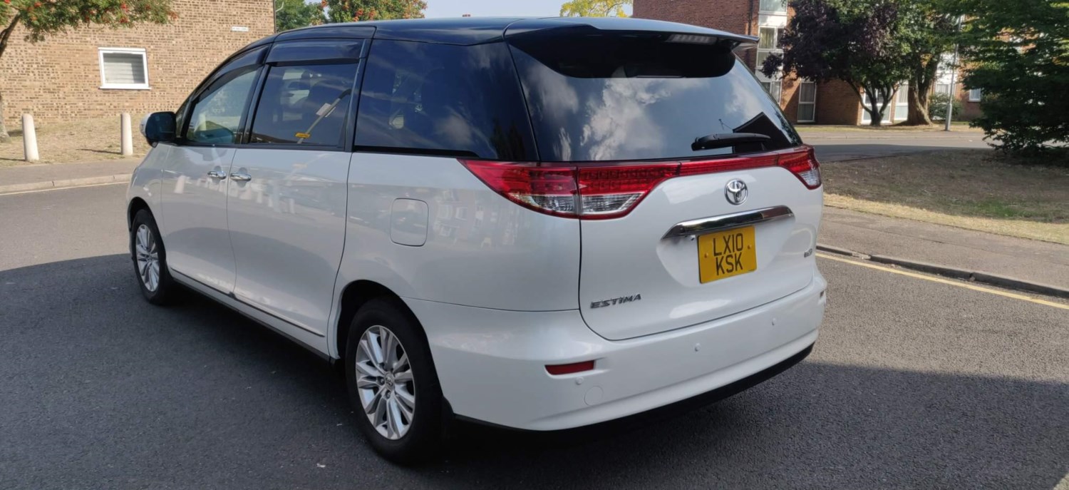 Toyota Estima Listing Image