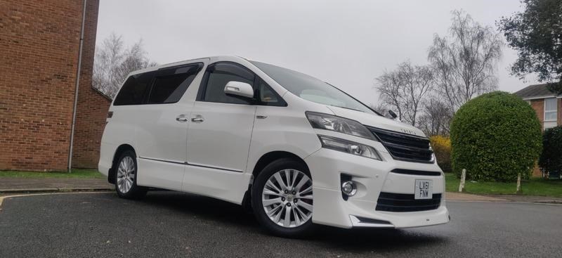 Toyota Vellfire Listing Image