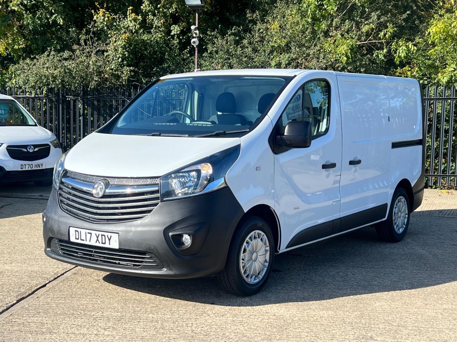 Vauxhall Vivaro Listing Image