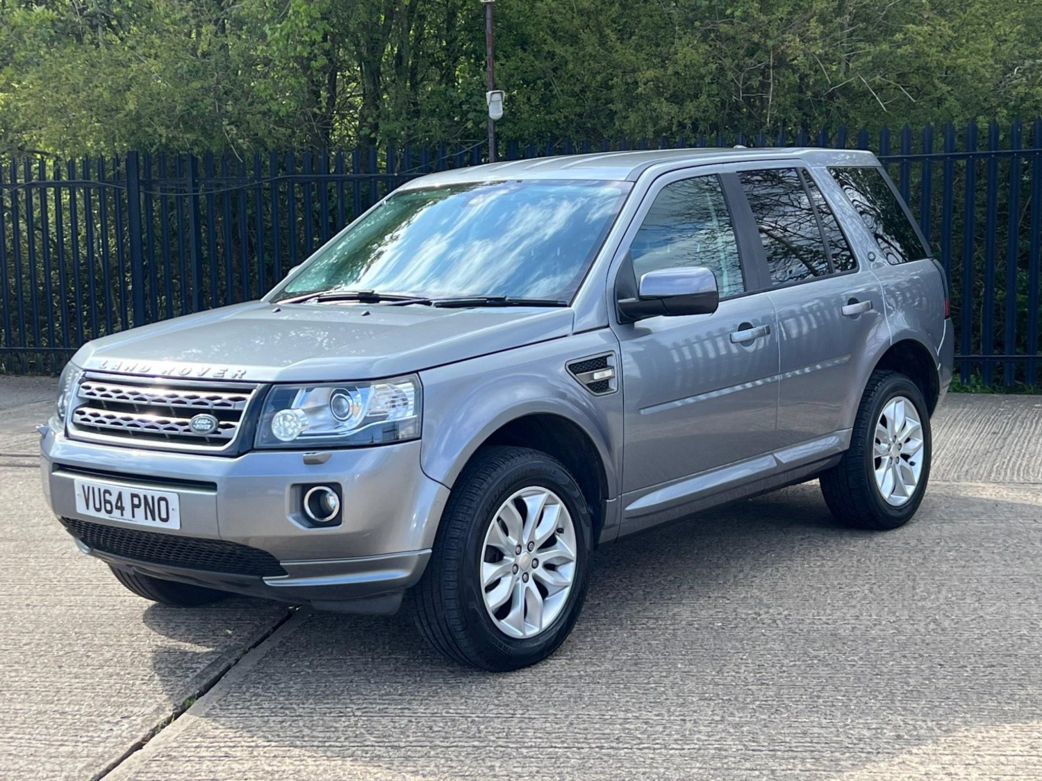 Land Rover Freelander 2 Listing Image