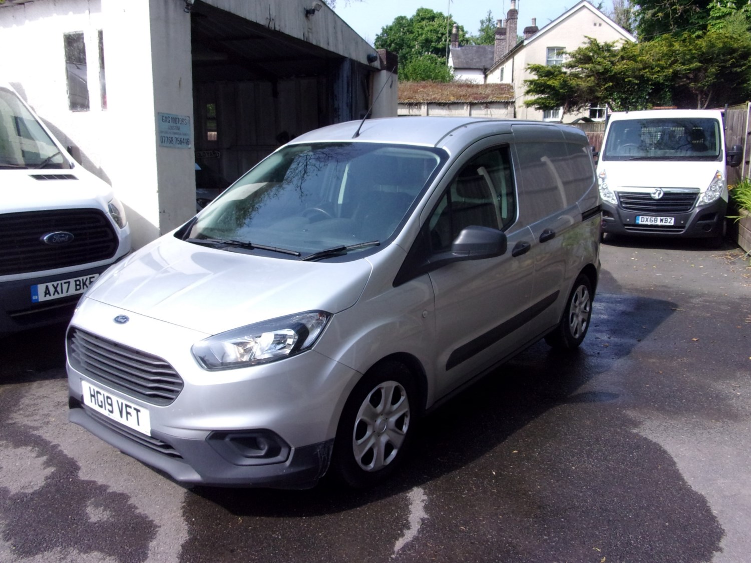 Ford Transit Courier Listing Image