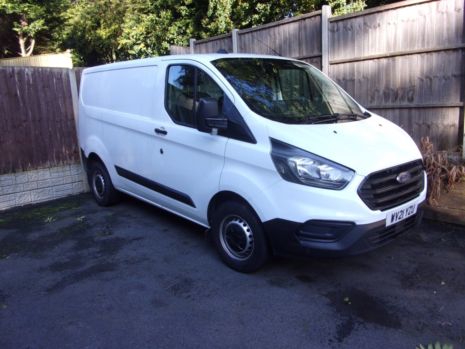 Ford Transit Custom Listing Image