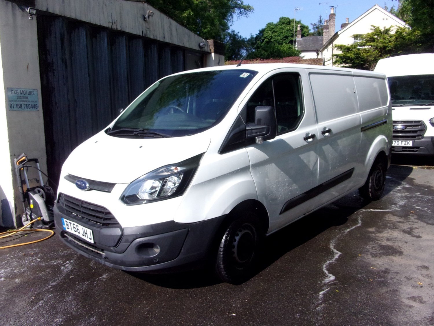 Ford Transit Custom Listing Image