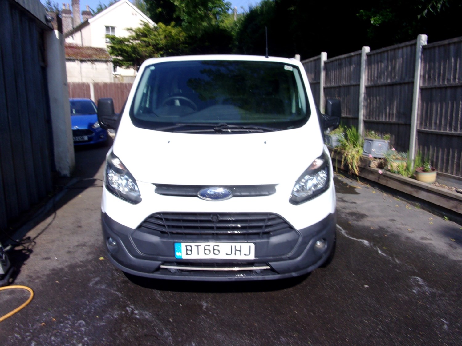 Ford Transit Custom Listing Image