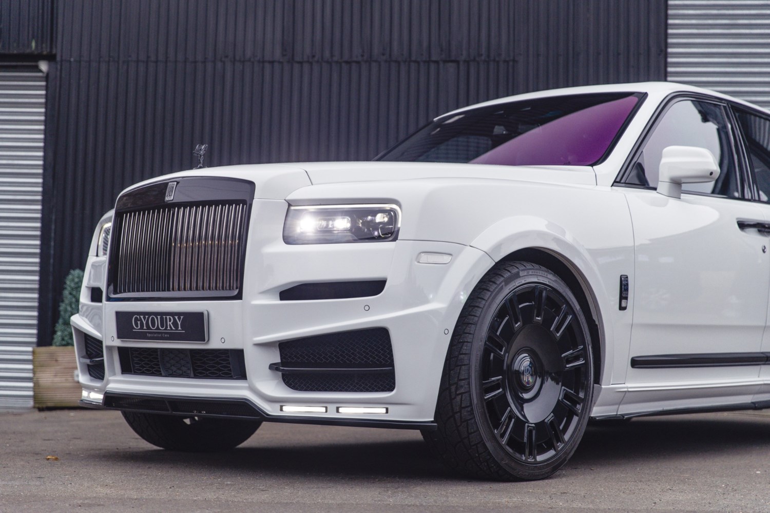 Rolls-Royce Cullinan Listing Image